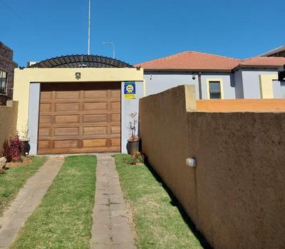 House For Rent in Emdeni, Soweto