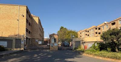 Apartment / Flat For Sale in Wilro Park, Roodepoort
