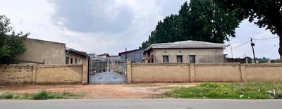 House For Sale in Pimville, Soweto