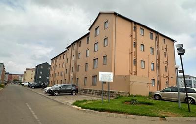 Apartment / Flat For Sale in Jabulani, Soweto