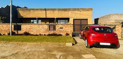 House For Sale in Langaville, Brakpan