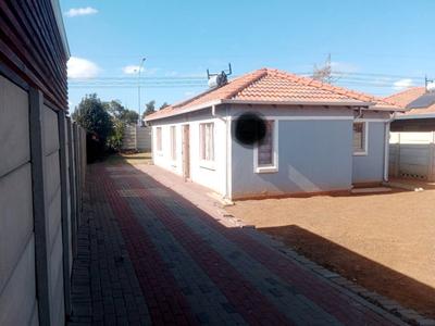 House For Sale in Albertsdal, Alberton