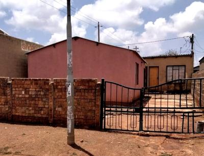 House For Sale in Thulani, Soweto