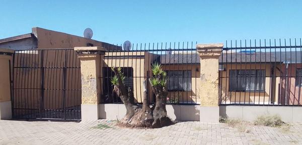 House For Sale in Orlando, Soweto