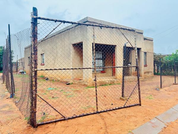 House For Sale in Simunye, Westonaria