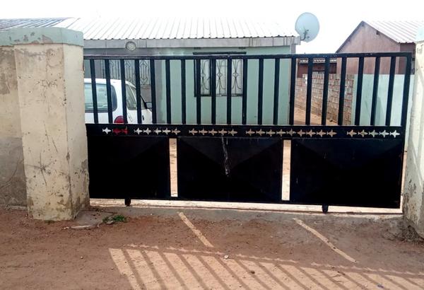 House For Sale in Palm Ridge, Alberton