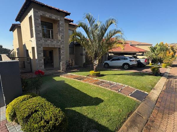 House For Sale in Heritage Heights, Krugersdorp