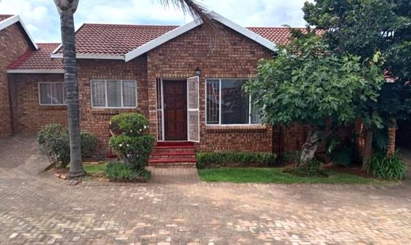 Apartment / Flat For Sale in Groblerpark, Roodepoort
