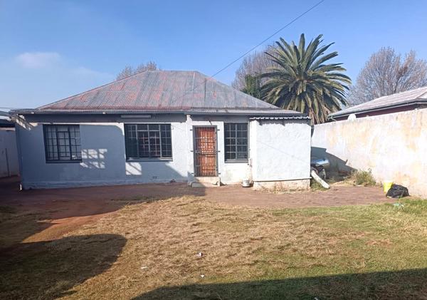 House For Sale in Florida, Roodepoort