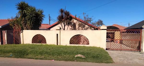 House For Sale in Moroka, Soweto