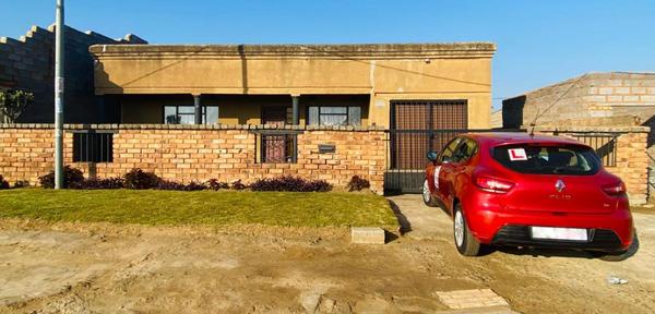 House For Sale in Langaville, Brakpan