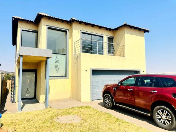 House For Sale in Wildtuin Park, Krugersdorp
